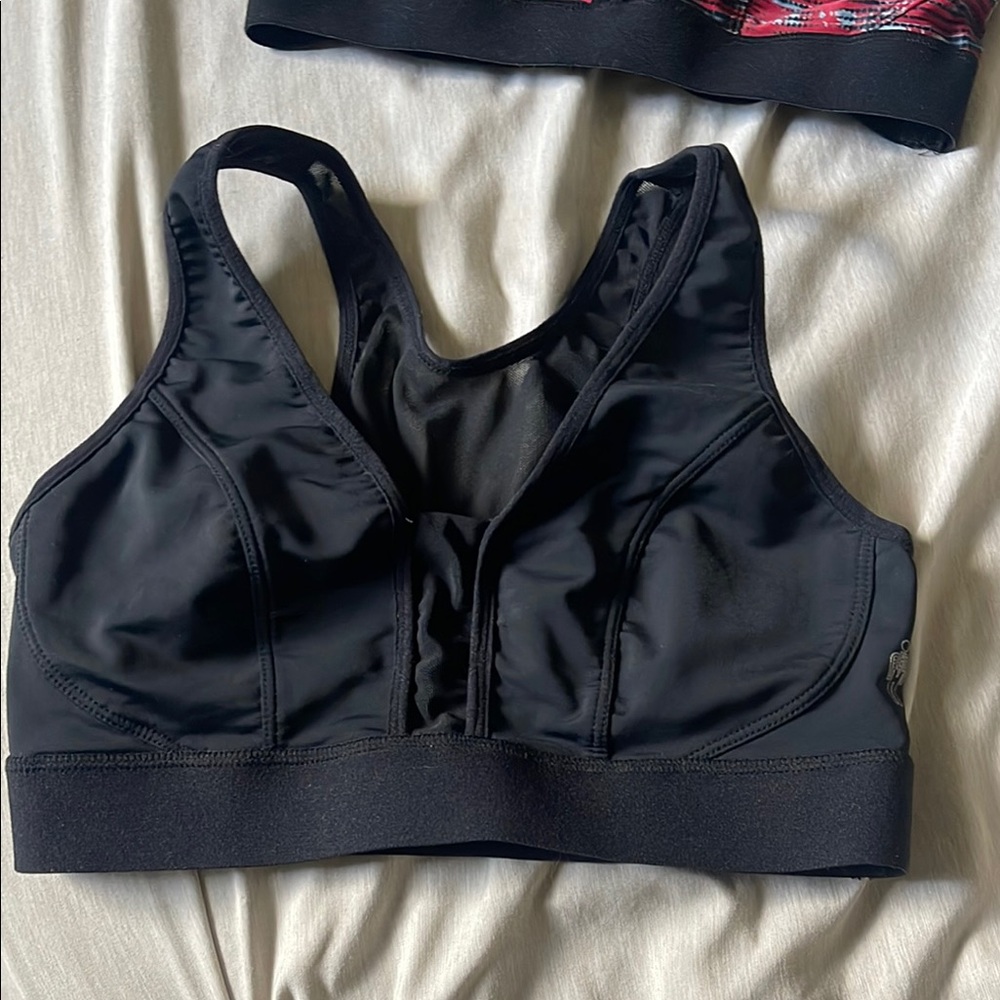 Two Human Performance Engineering Sport Bras Gent… - image 6
